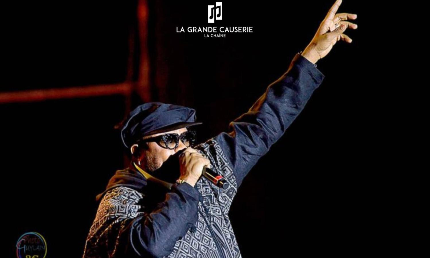 JB Mpiana lors de sa prestation le 03 août à l'esplanade du palais du peuple 