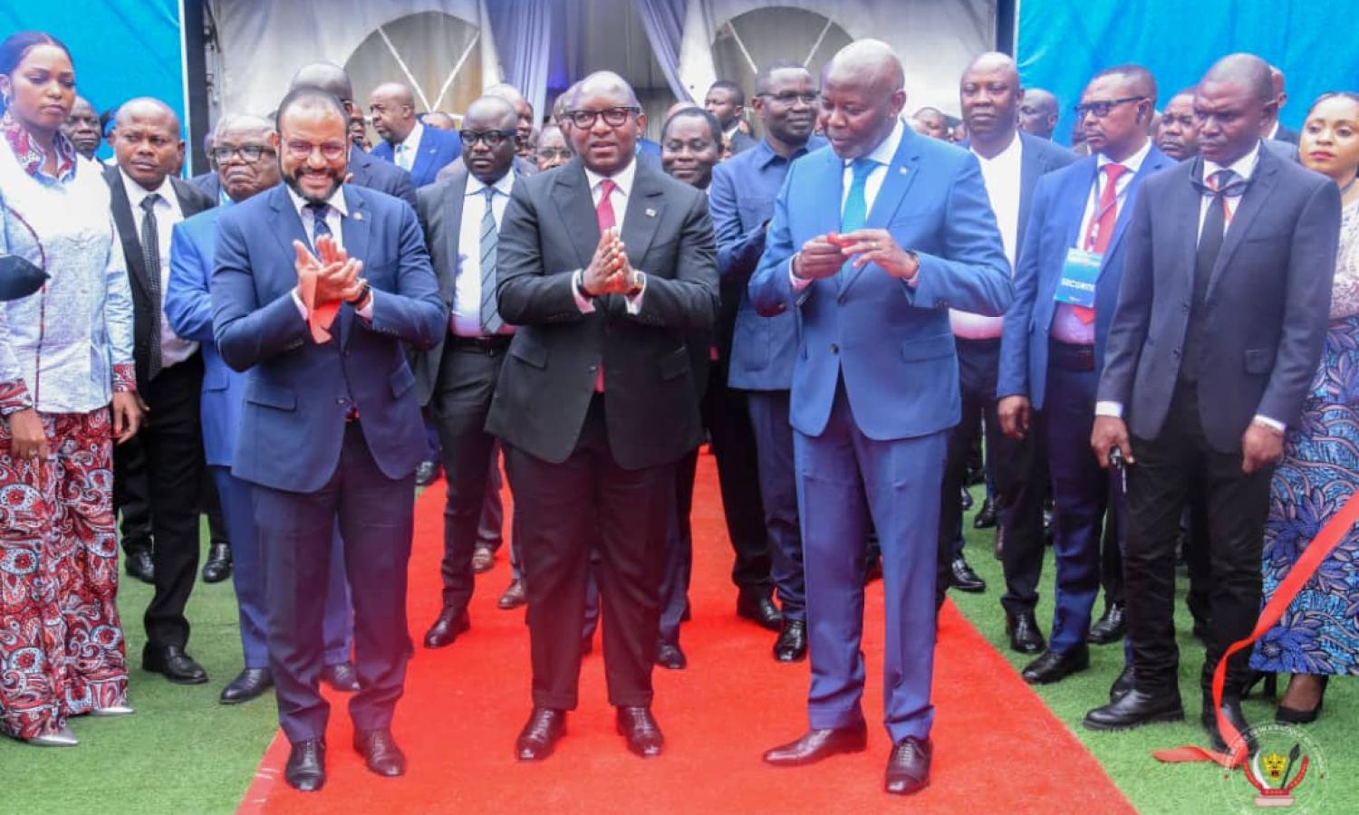 Les membres du gouvernement congolais au forum économique RDC-Angola.
