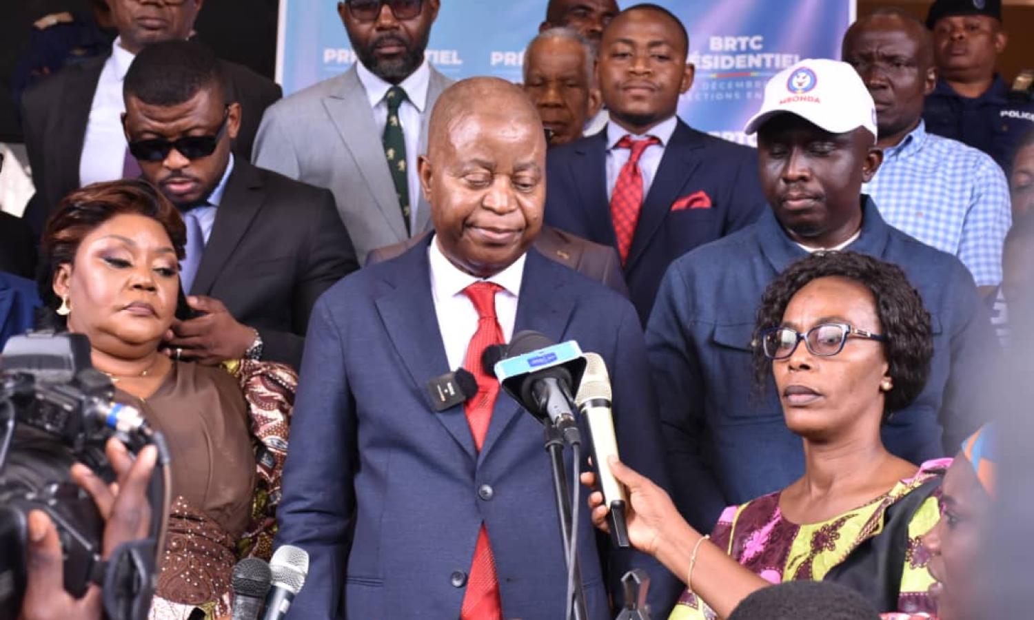 Adolphe Muzito après le dépôt de sa candidature 