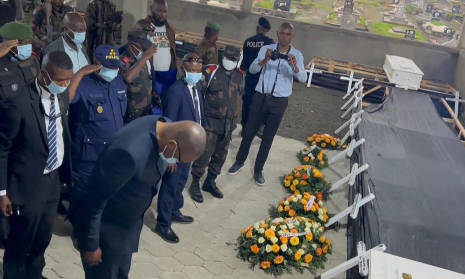 Inhumation des corps des victimes 