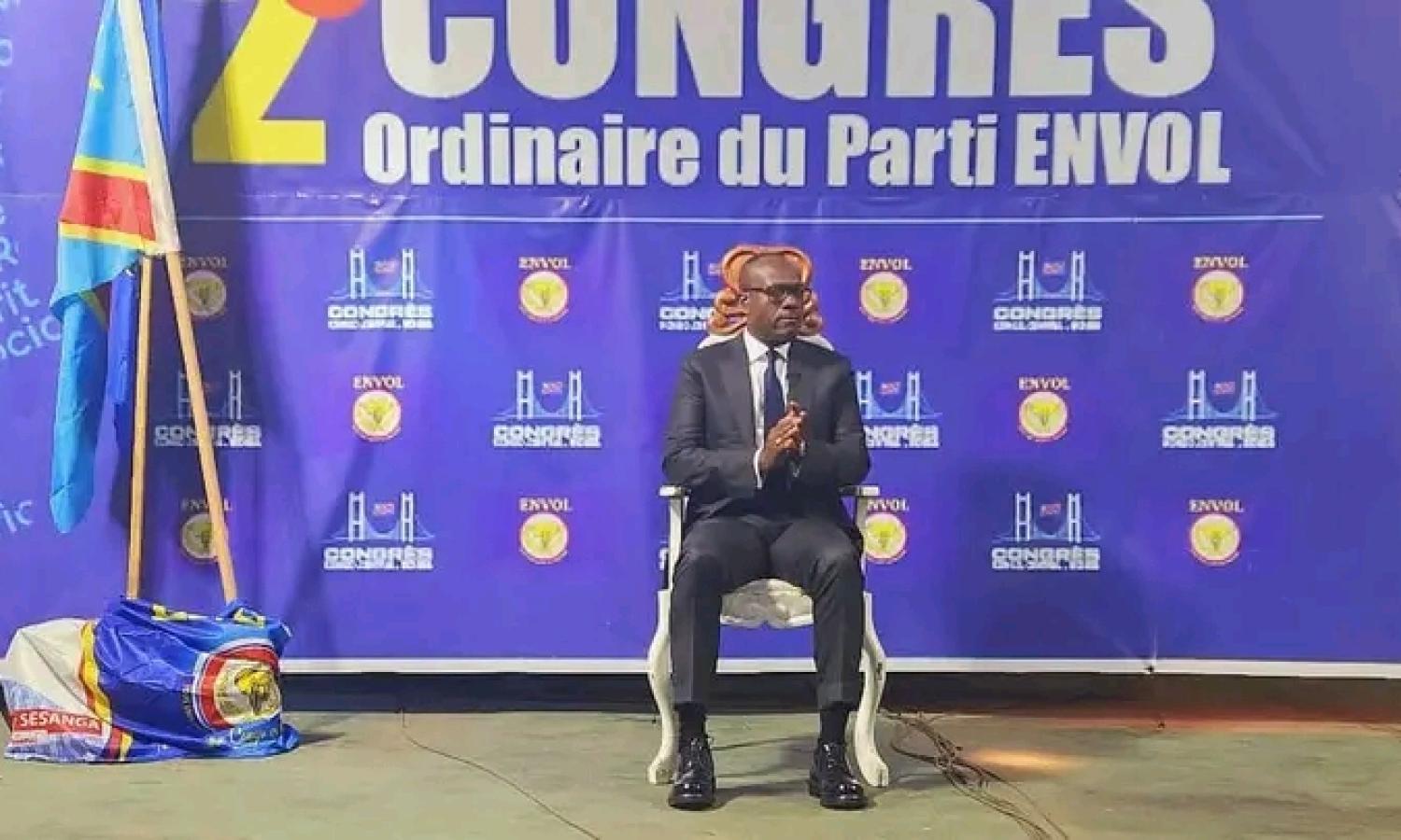 Delly Sesanga au deuxième congrès de " Envol" à Boma