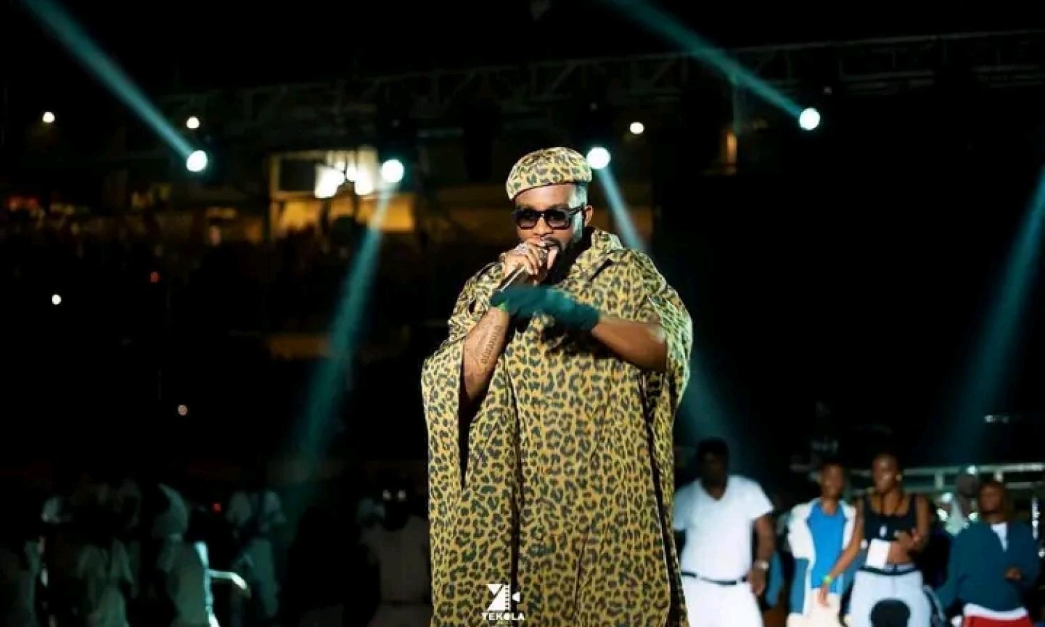 Fally Ipupa lors de sa production au stade des Martyrs 