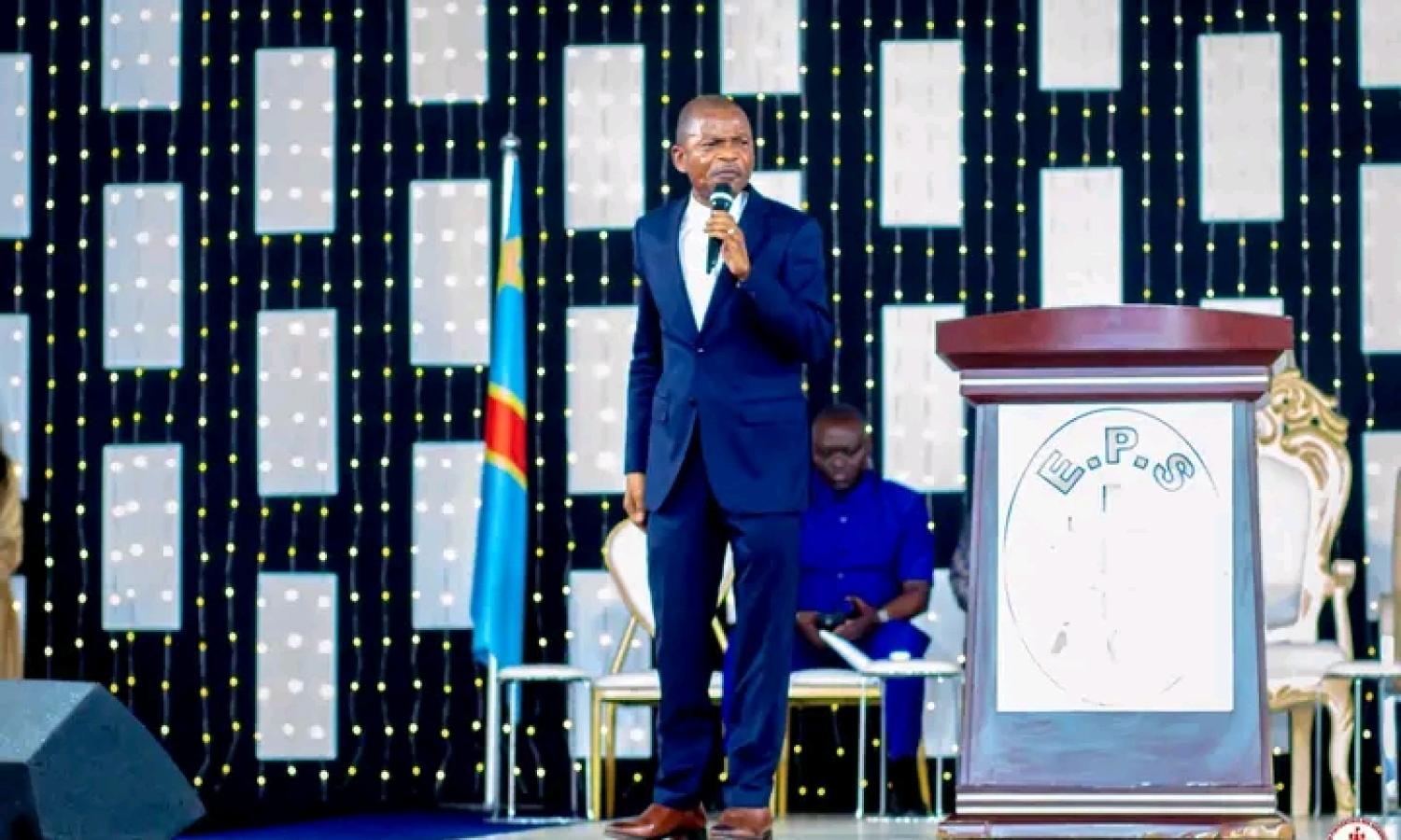 L'archevêque président et représentant légal de l'ERC Ejiba Yamapia Evariste 