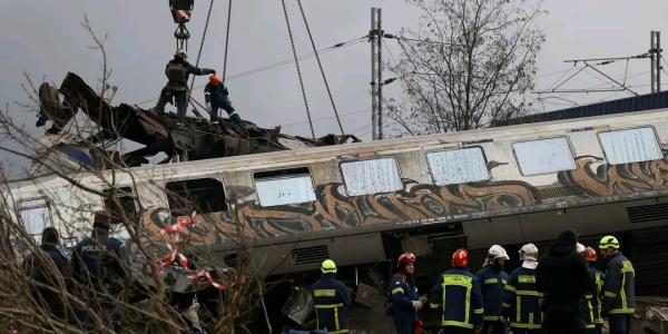 Des dizaines de morts et de blessés dans un accident de train à Grèce 